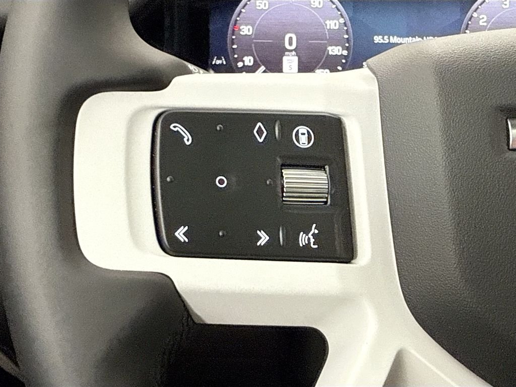 New 2026 Santorini Black Land Rover X-Dynamic SE image 11