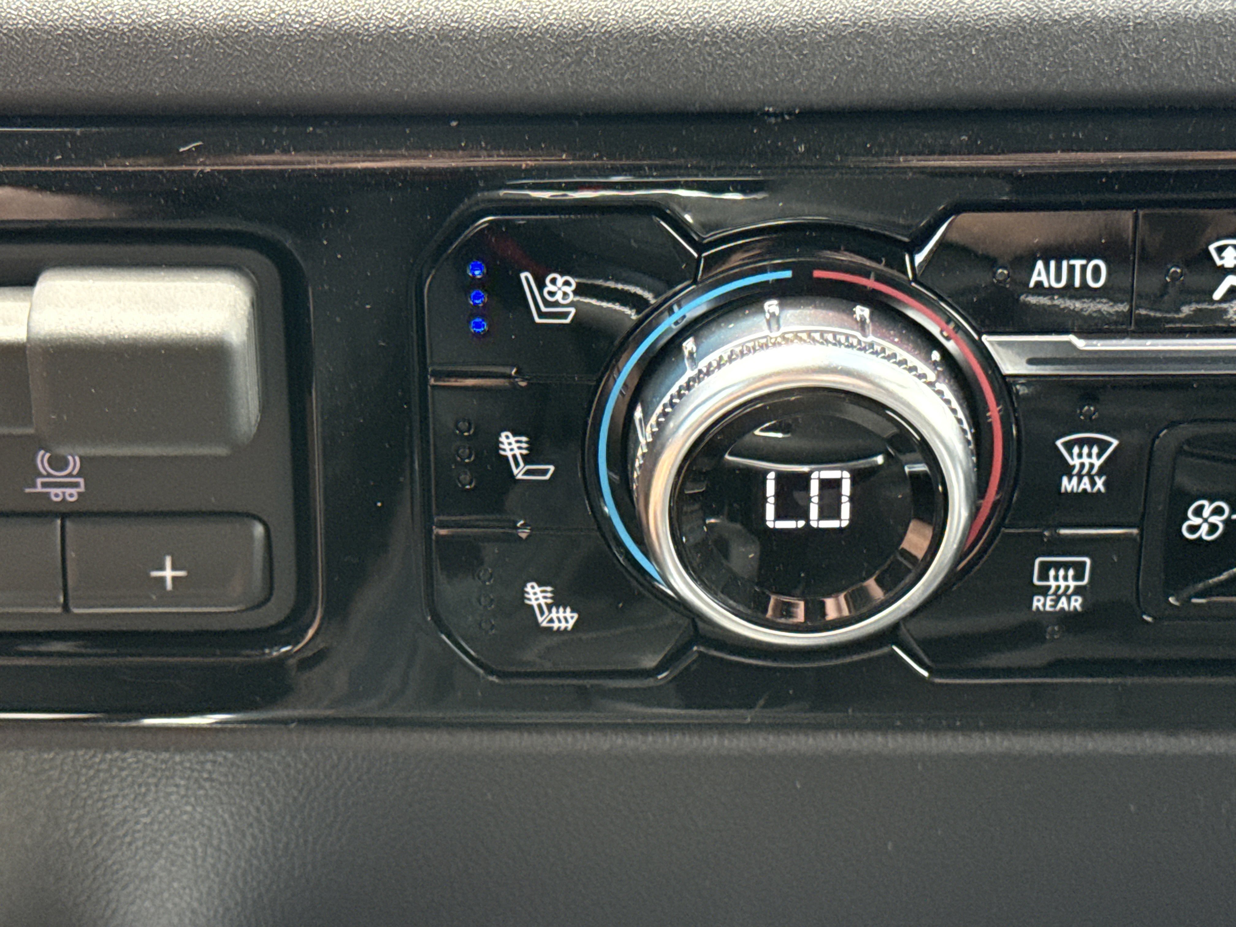 2026 GMC Sierra 1500 SLT - Photo 20