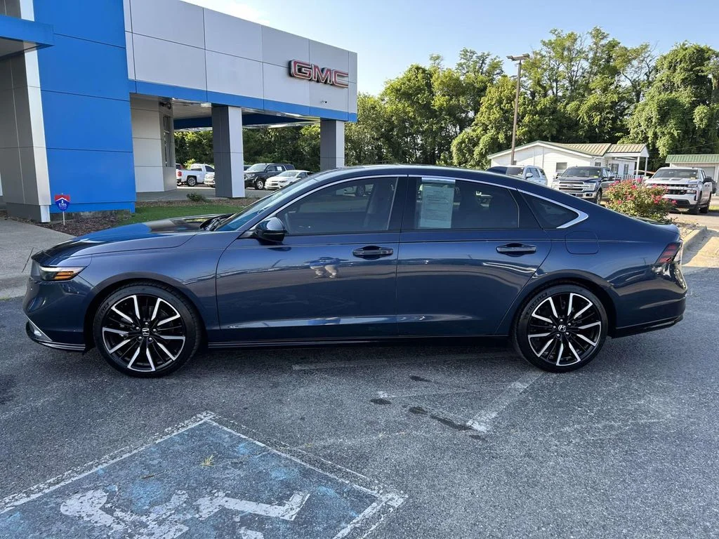 Used 2024 Blue Honda Touring image 7