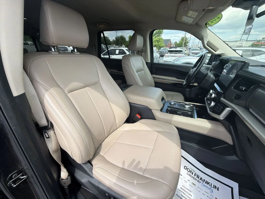 Used 2024 Gray Ford XLT image 31