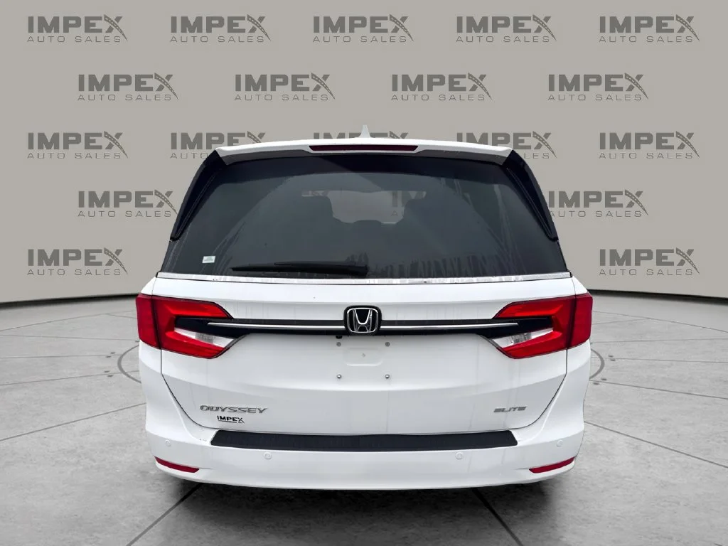 Used 2023 White Honda Elite image 4