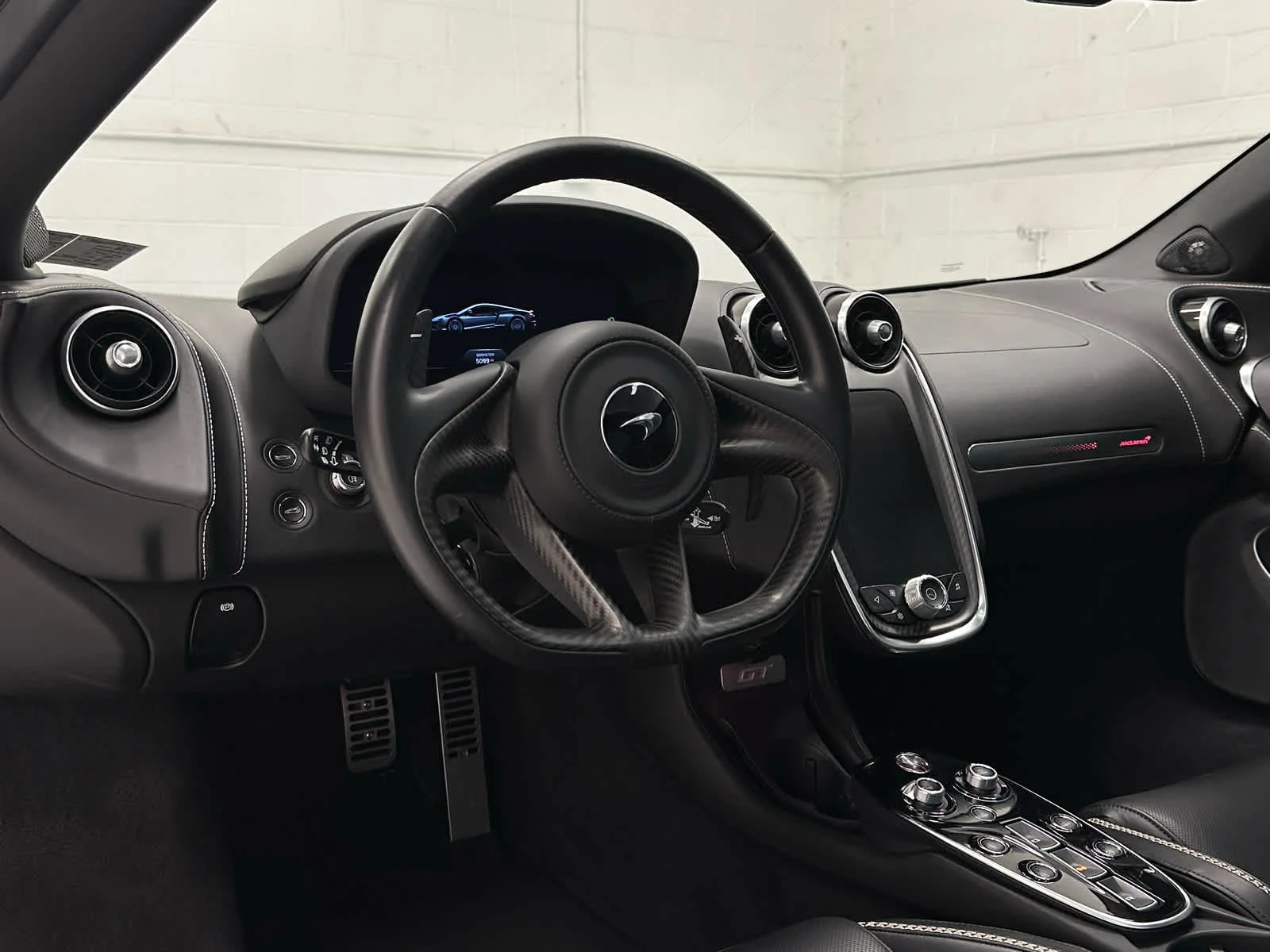 Used 2021 White McLaren  image 10