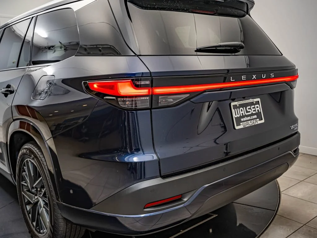 Used 2025 Nightfall Mica Lexus 350 Premium image 17