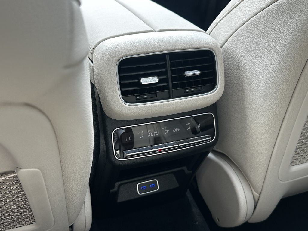 New 2027 Polar White Mercedes-Benz GLS 450 image 63
