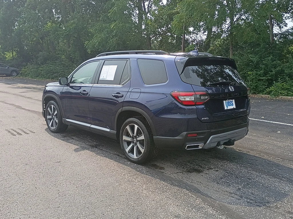 Certified Used 2023 Obsidian Blue Pearl Honda Touring image 5