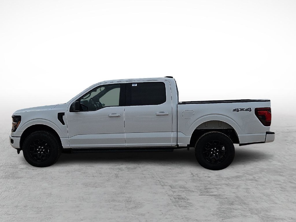 New 2026 Oxford White Ford XLT image 6