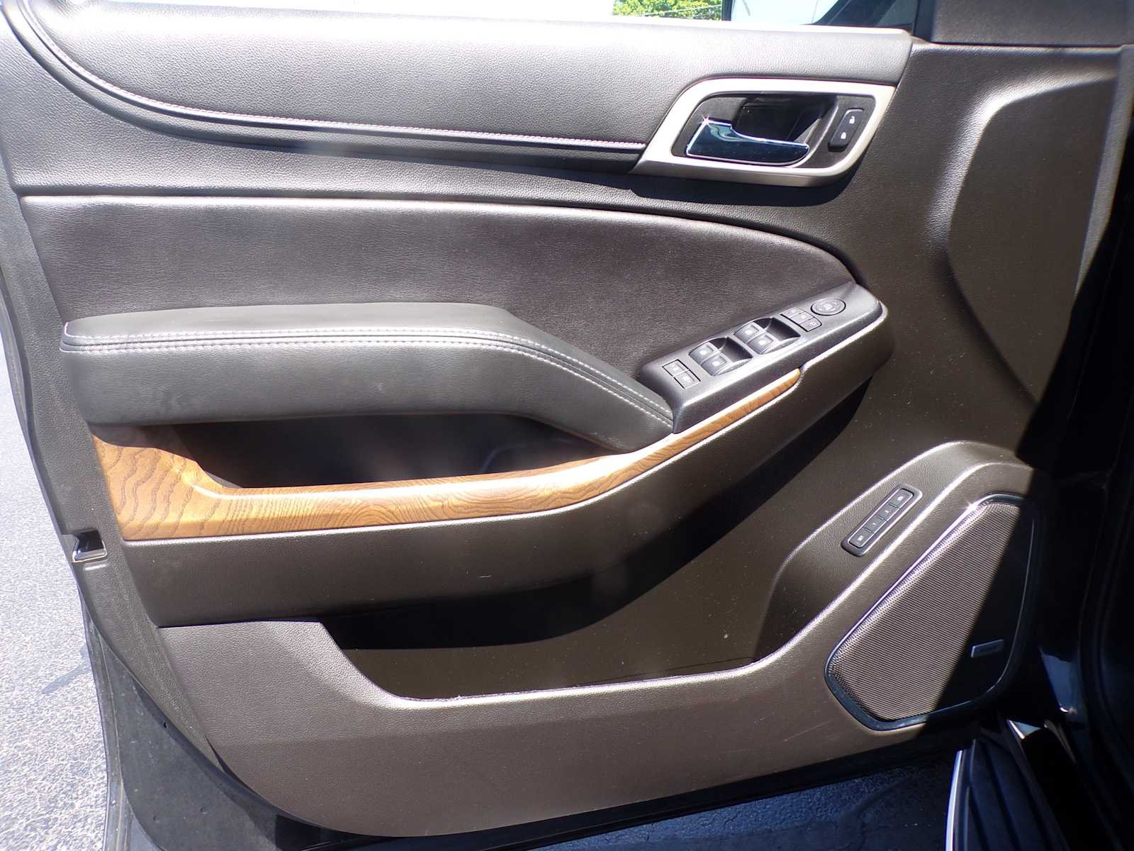 Used 2019 ONYX BLACK GMC Denali image 9