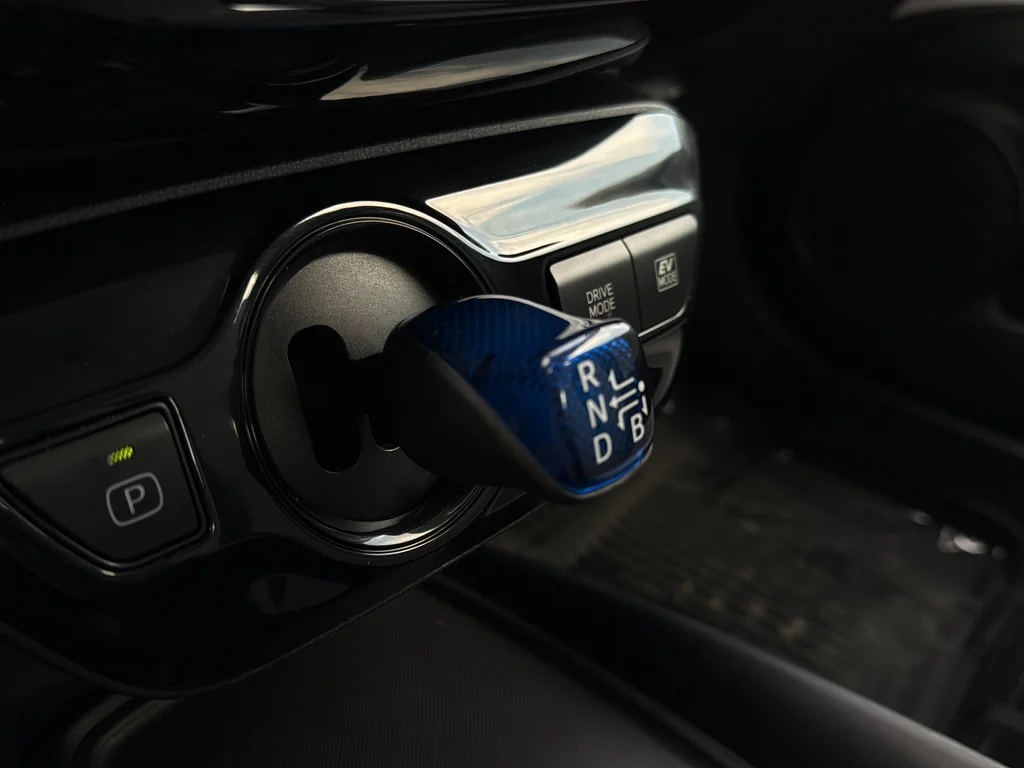 Used 2022 Pearl Toyota LE image 18