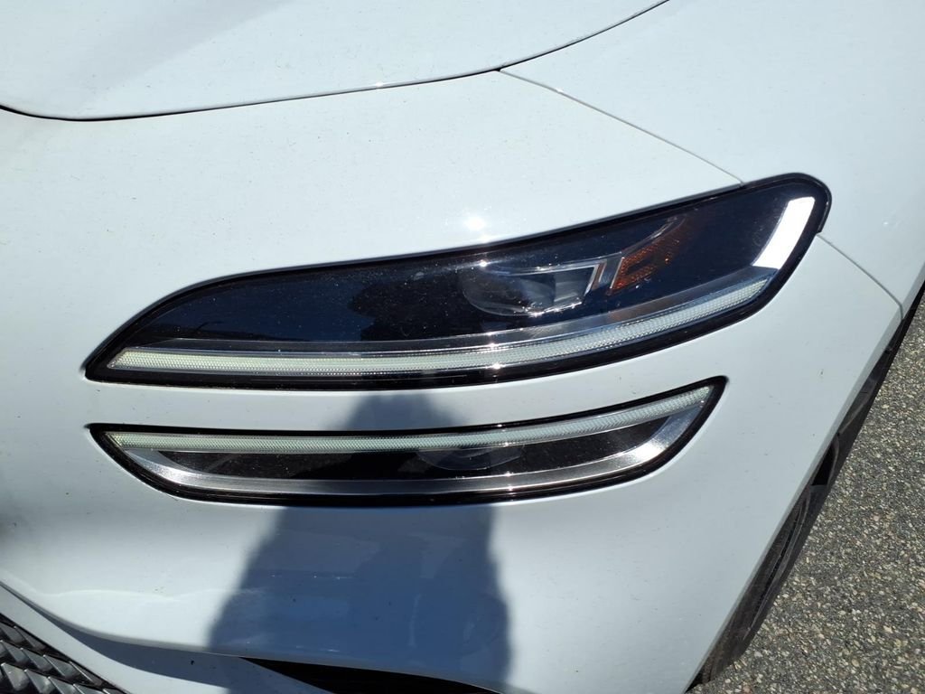 Used 2023 White Genesis 3.3T image 11