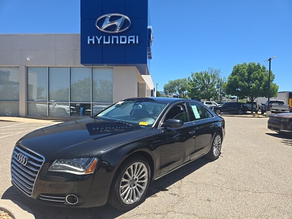 Used 2014  Audi 4.0T image 1