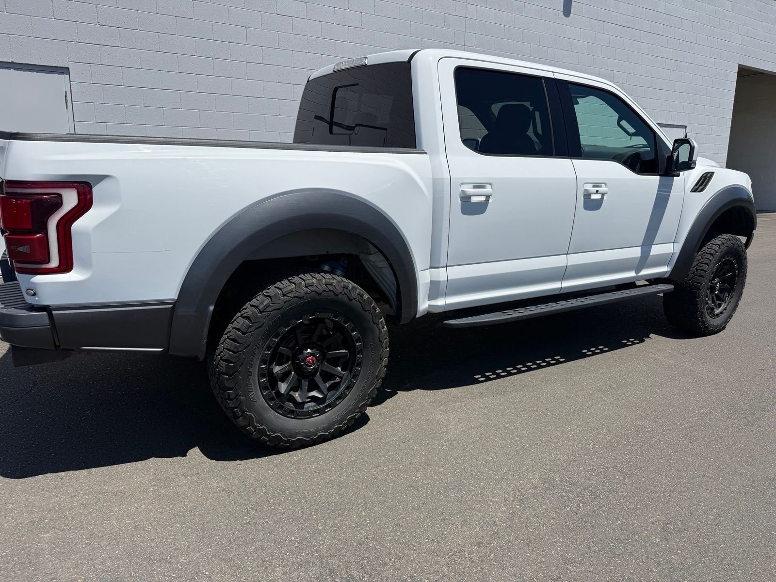 Used 2017 White Ford Raptor image 4