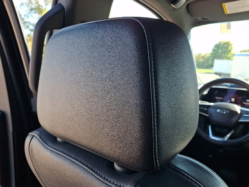 Used 2025 Black Chevrolet Z71 image 14