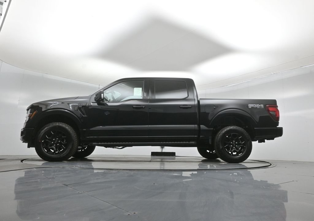 New 2026 Agate Black Metallic Ford XLT image 7
