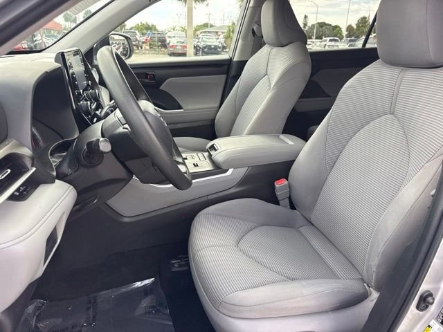 Used 2022 Silver Toyota L image 11
