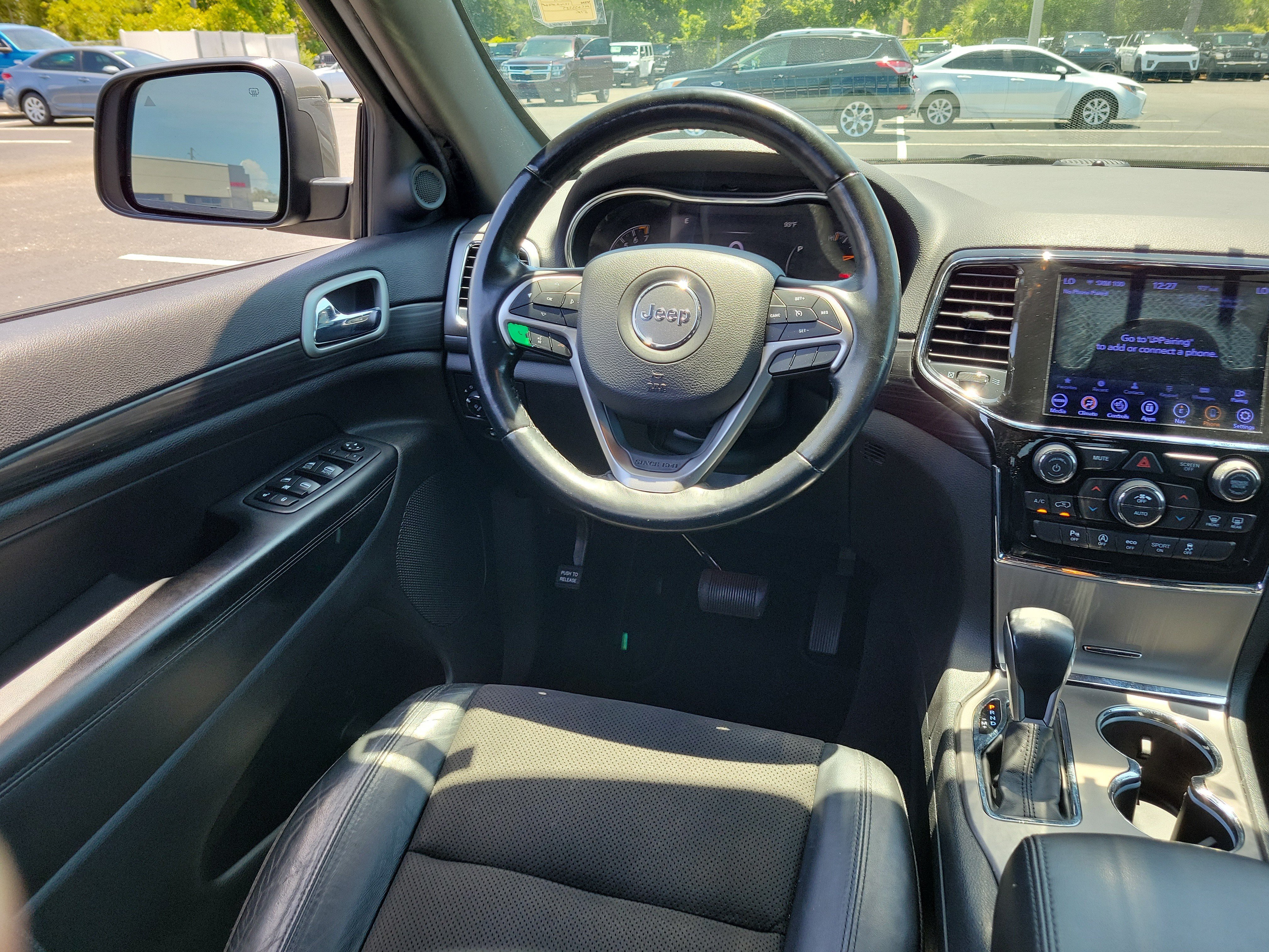 Used 2021 Sting-Gray Clearcoat Jeep Laredo X image 16