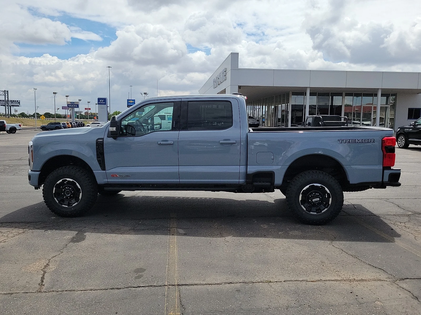 New 2026 Glacier Gray Metallic Tri-Coat Ford F-250&reg; Lariat&reg; image 2