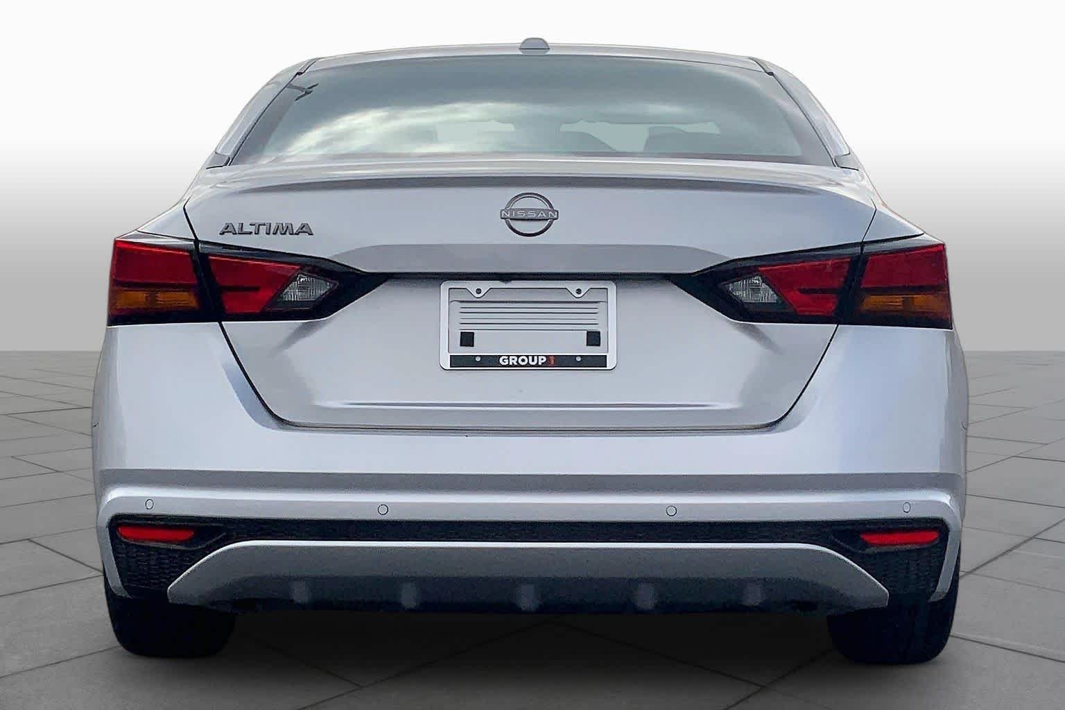 Used 2025 Brilliant Silver Metallic Nissan SV image 5