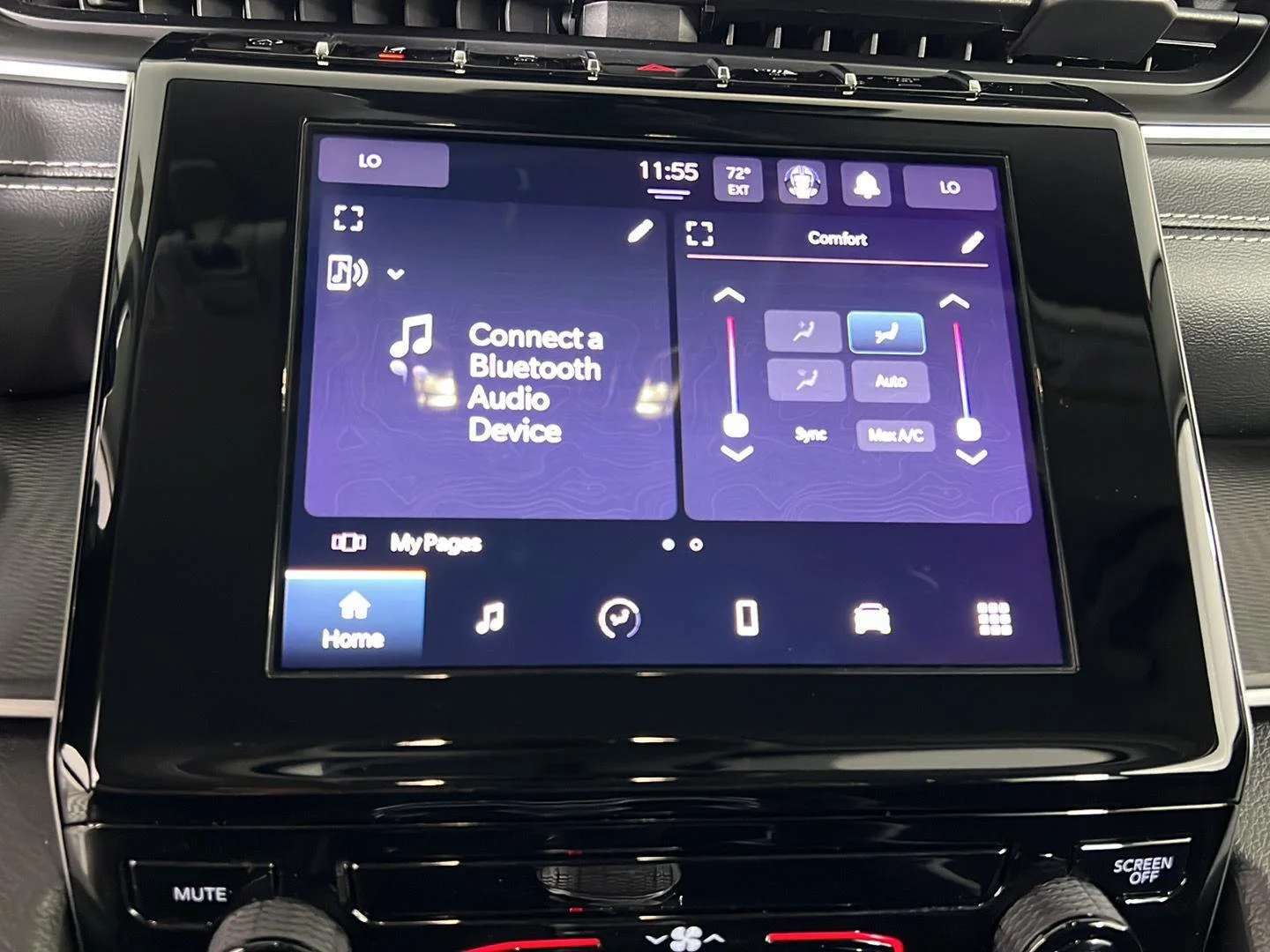 Used 2023 Diamond Black Crystal Pearlcoat Jeep Laredo image 6