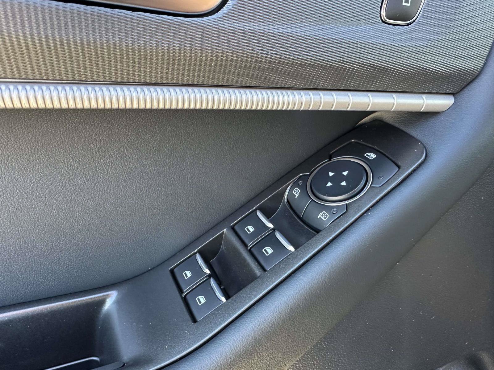 2026 Ford Explorer ST-Line - Photo 22