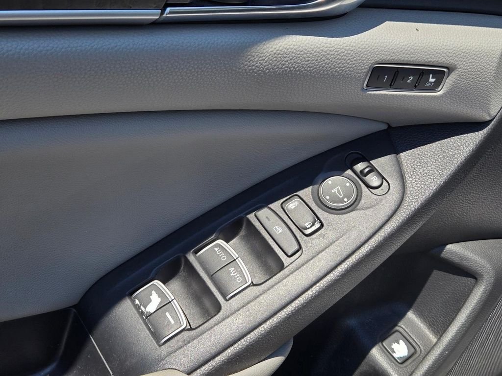 Used 2020 Silver Honda EX-L image 14
