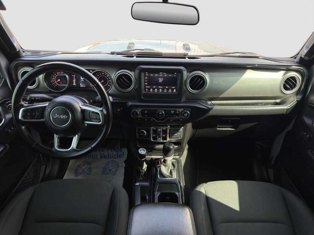 Used 2020 Silver Jeep Unlimited Sahara image 14