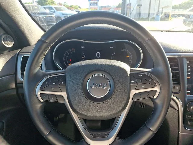 Used 2018 Gray Jeep Altitude image 19