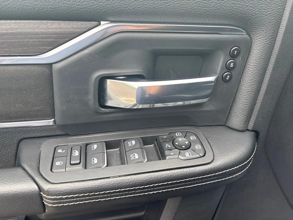 New 2026 Granite Crystal Metallic Clear-Coat Exterior Paint RAM LARAMIE image 18