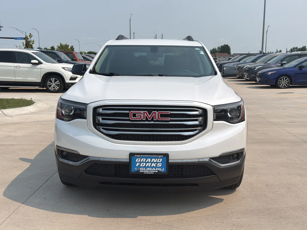 Used 2018 White Frost Tricoat GMC SLT image 3