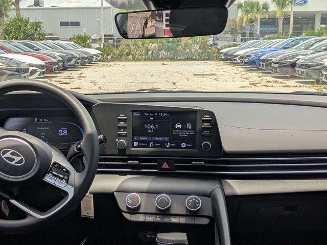 New 2026 White Hyundai SE image 17