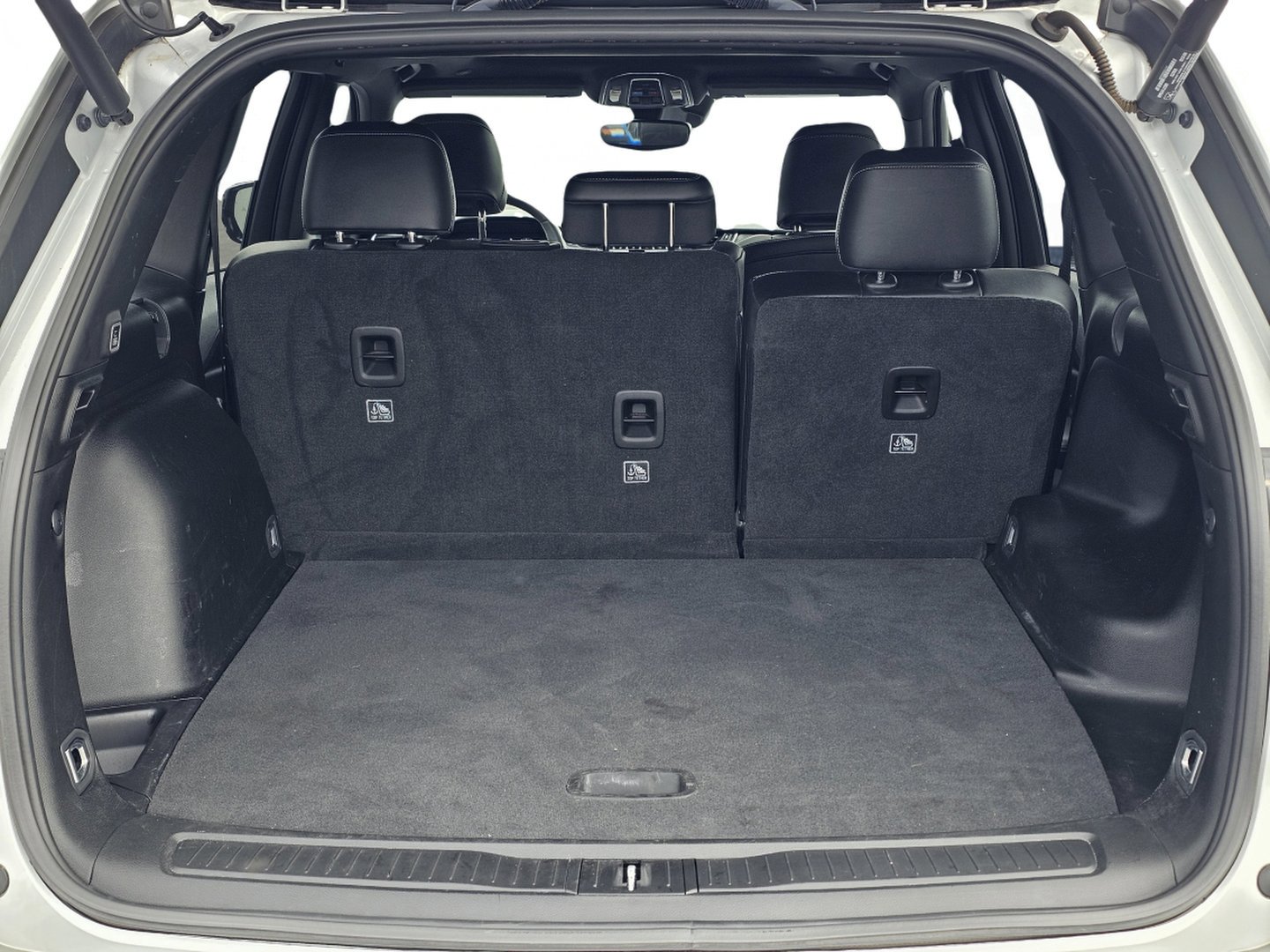 Used 2023 Silver Zynith Jeep Altitude image 11