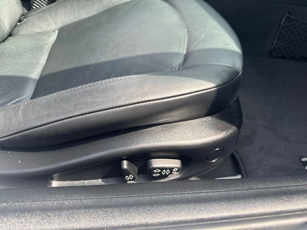 Used 2004 Gray BMW 2.5i image 25