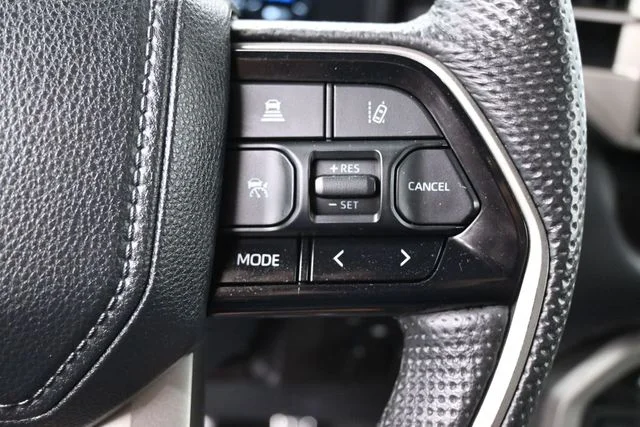 Used 2024  Toyota  image 19