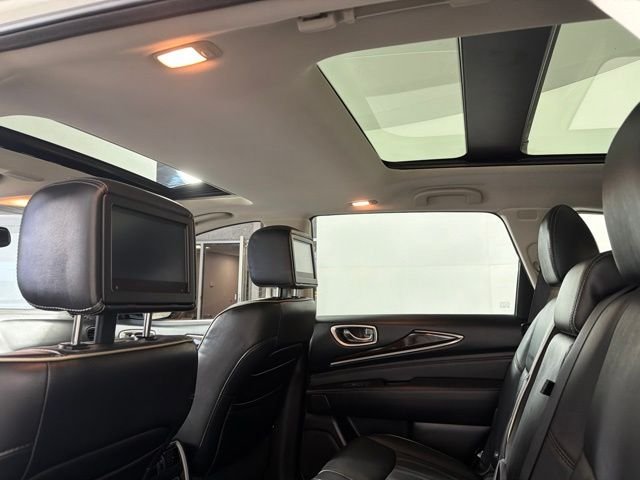 Certified Used 2019 White INFINITI LUXE image 34