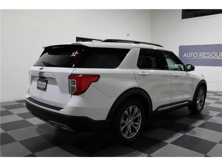 Used 2022 White Ford XLT image 4