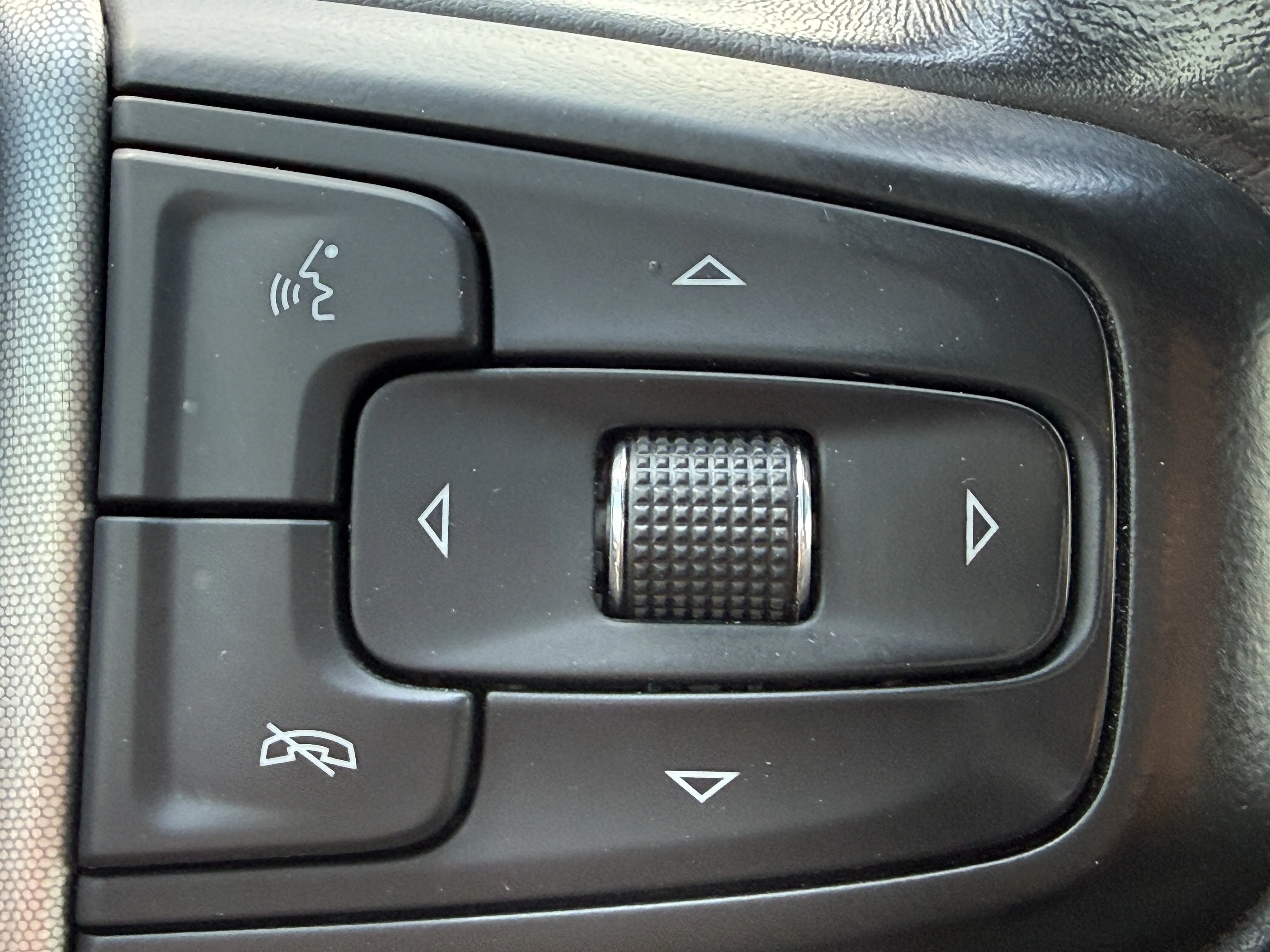 Certified Used 2022 Quicksilver Metallic GMC Elevation image 42