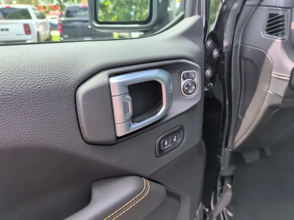 New 2026 Black Clearcoat Jeep Sahara image 17