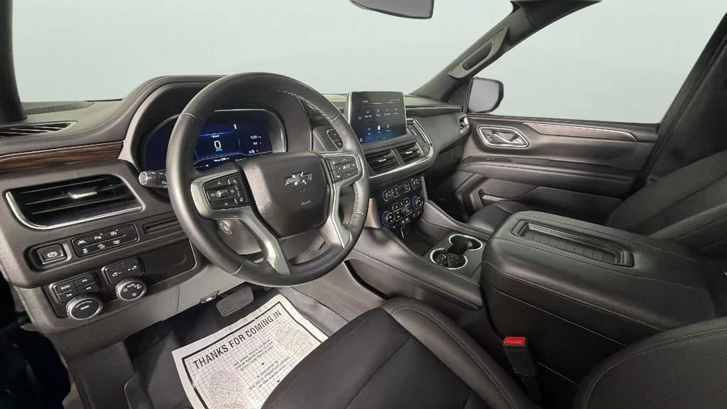 Used 2023 Black Chevrolet Z71 image 18