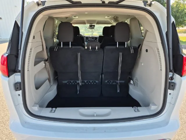Used 2023 White Chrysler LX image 28