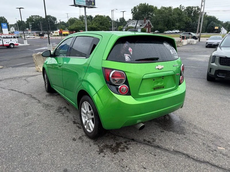 Used 2015 Green Chevrolet LT image 6