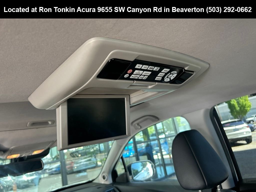 Used 2018 White Diamond Pearl Honda Touring image 13