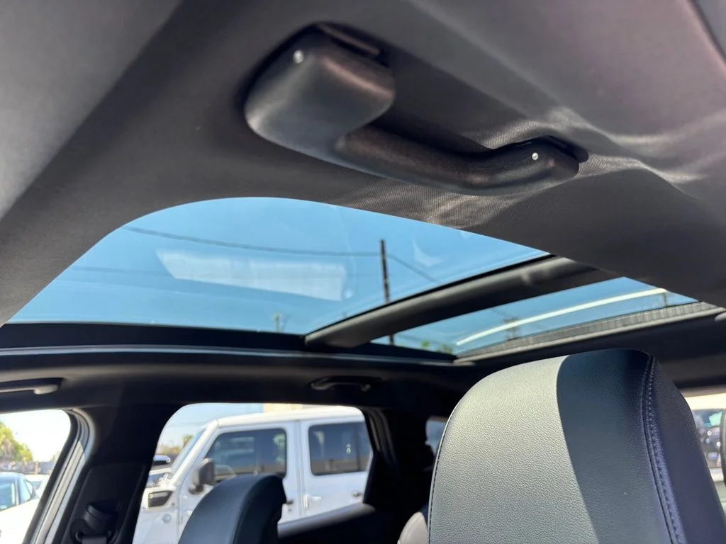 Used 2025 Green Kia X-Line image 9