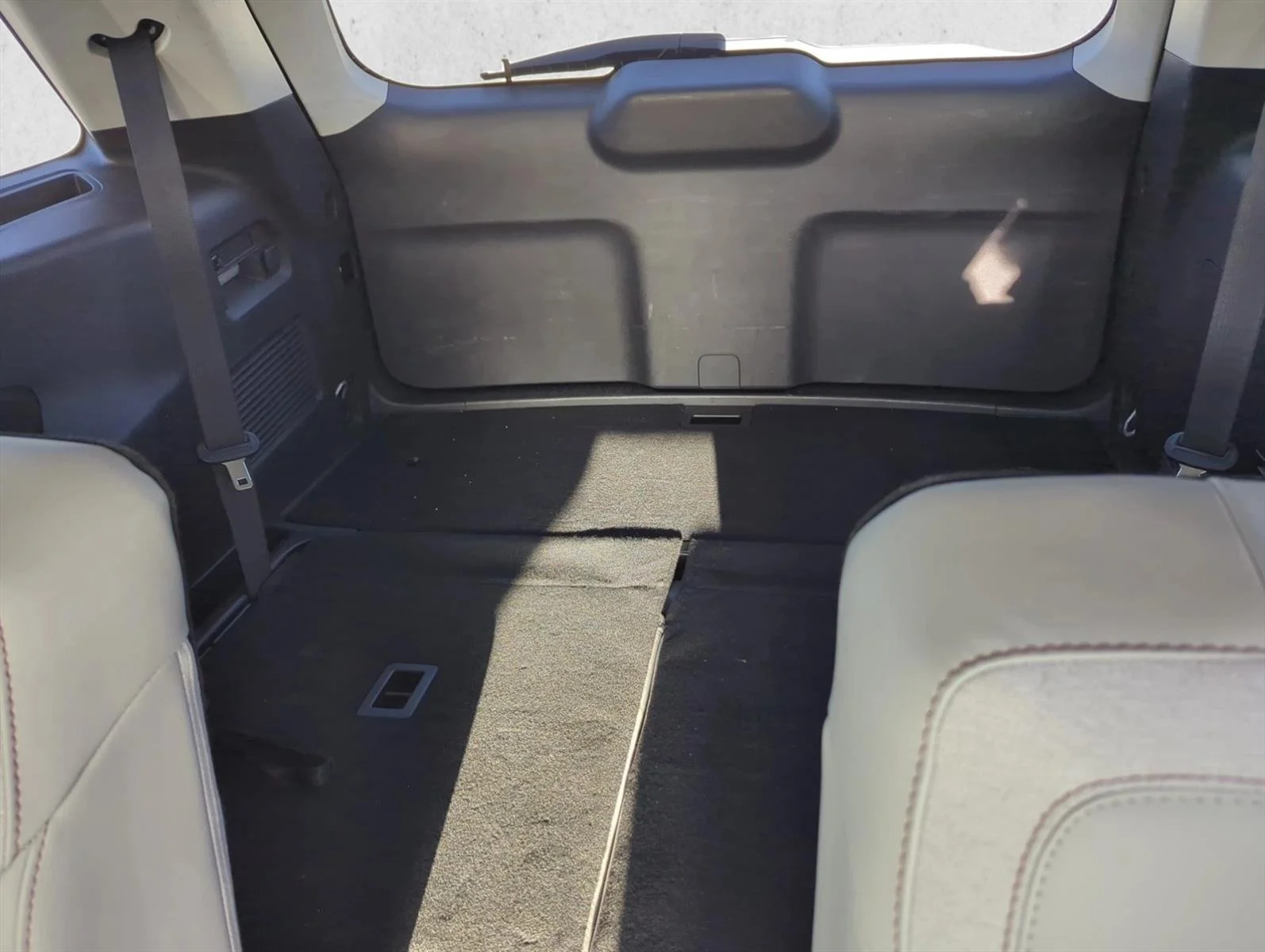 Used 2025 Agate Black Metallic Ford Active image 9