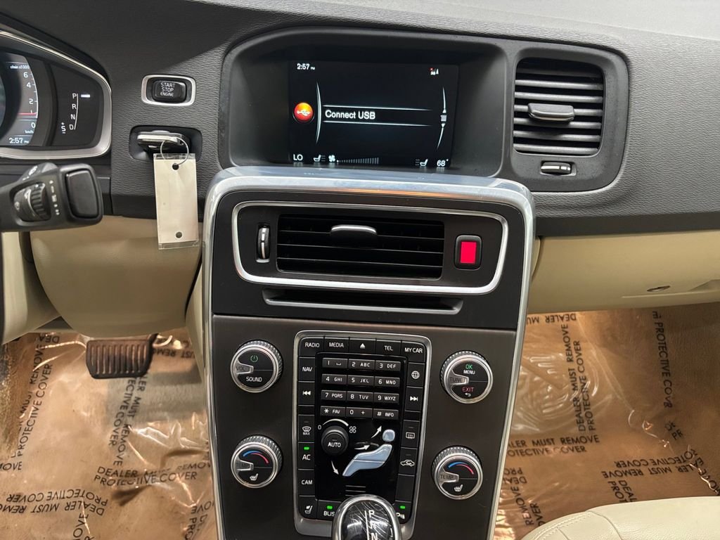 Used 2015 Seashell Metallic Volvo T5 Premier image 20