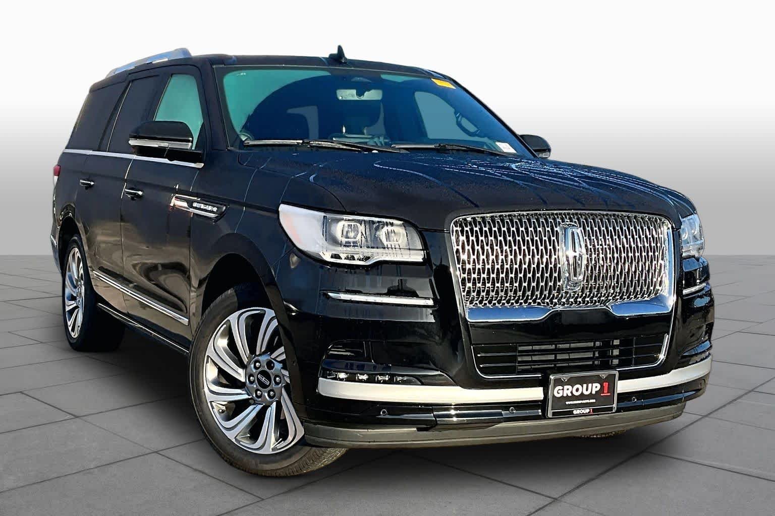 Used 2023 Infinite Black Metallic Clearcoat Lincoln Standard image 3