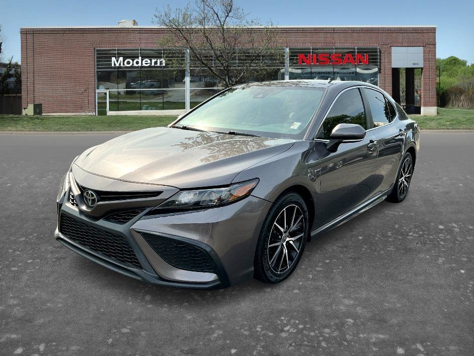 Used 2022 Predawn Gray Mica Toyota SE image 1