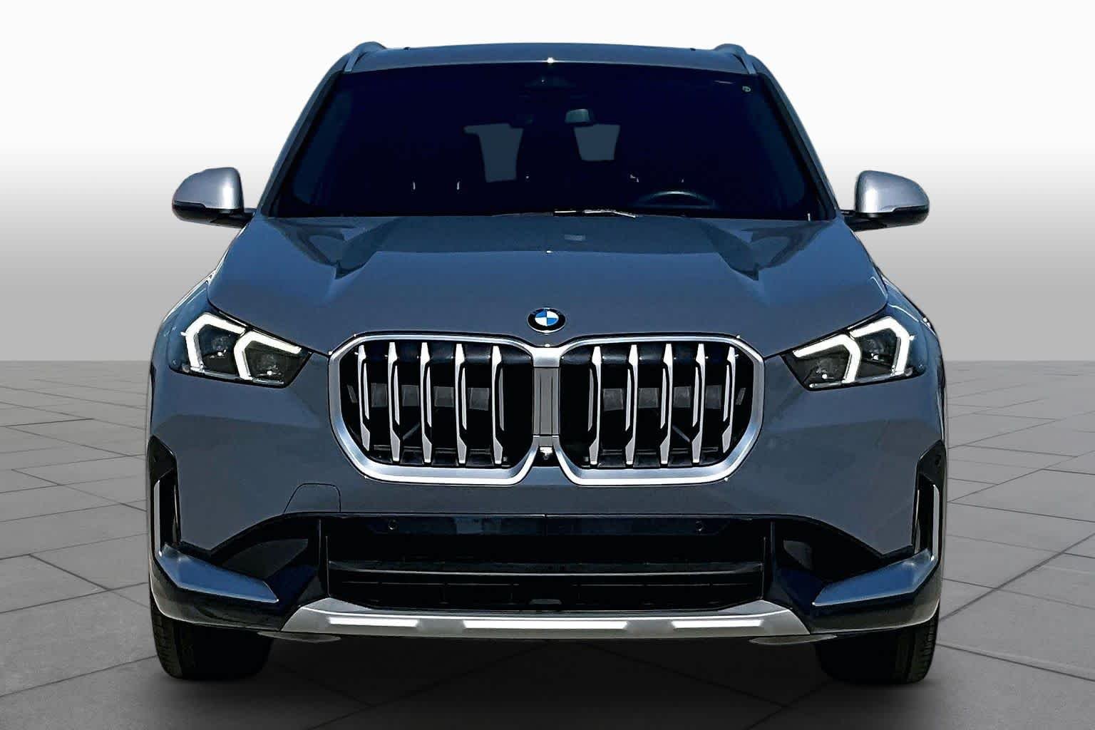 Used 2024 Storm Bay Metallic BMW xDrive28i image 3