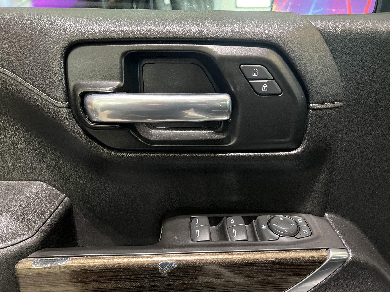 Used 2020 Summit White Chevrolet RST image 17