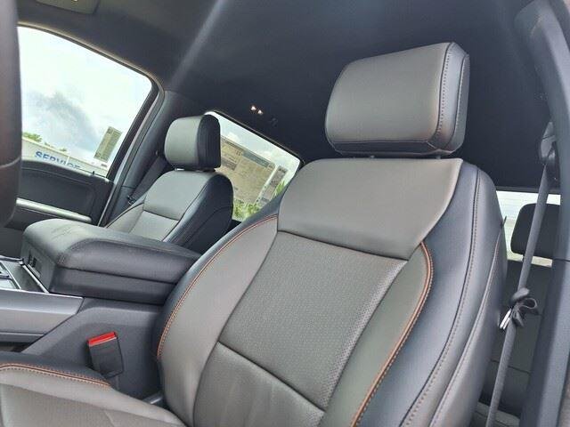 2025 Ford F-150 Lariat - Photo 11