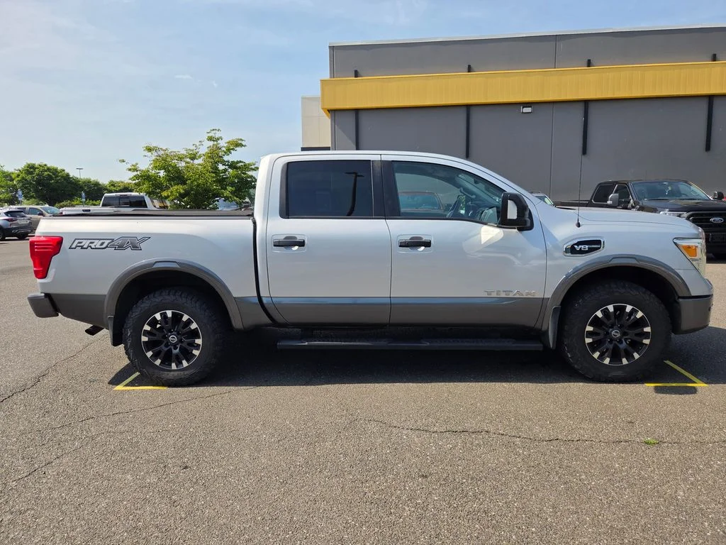 Used 2017 Silver Nissan PRO-4X image 8