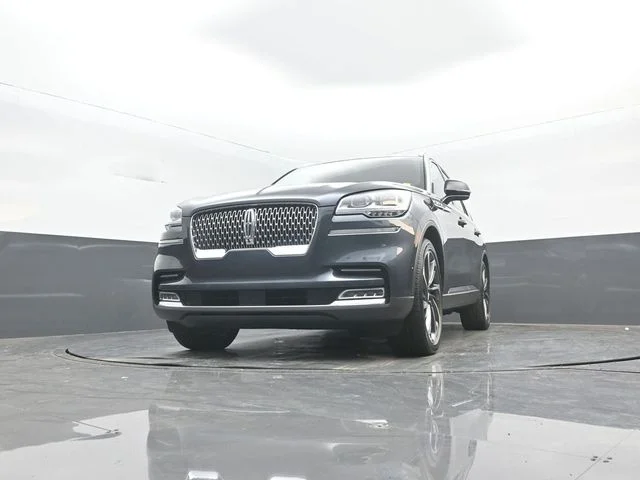 Used 2022 Blue Metallic Lincoln Reserve image 36